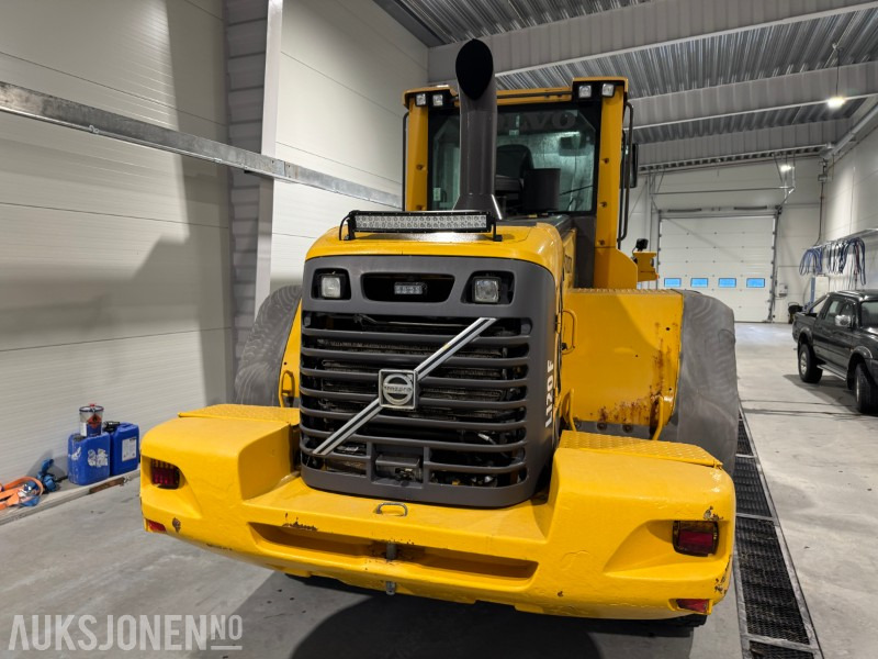 Riteņu iekrāvējs VOLVO L120F HJULLASTER MED SKUFFE, SENTRALSMØRING OG 2 SETT HJUL: foto 7