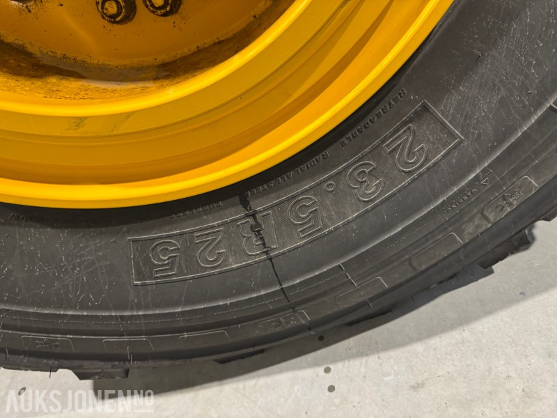 Riteņu iekrāvējs VOLVO L120F HJULLASTER MED SKUFFE, SENTRALSMØRING OG 2 SETT HJUL: foto 14