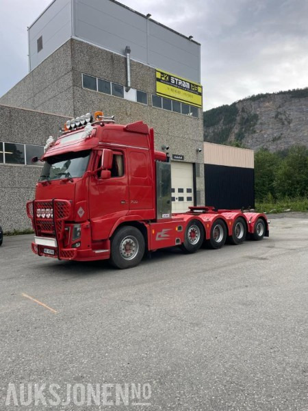 Vilcējs 2010 Volvo FH16 8*4+2 Tungtrekker: foto 1