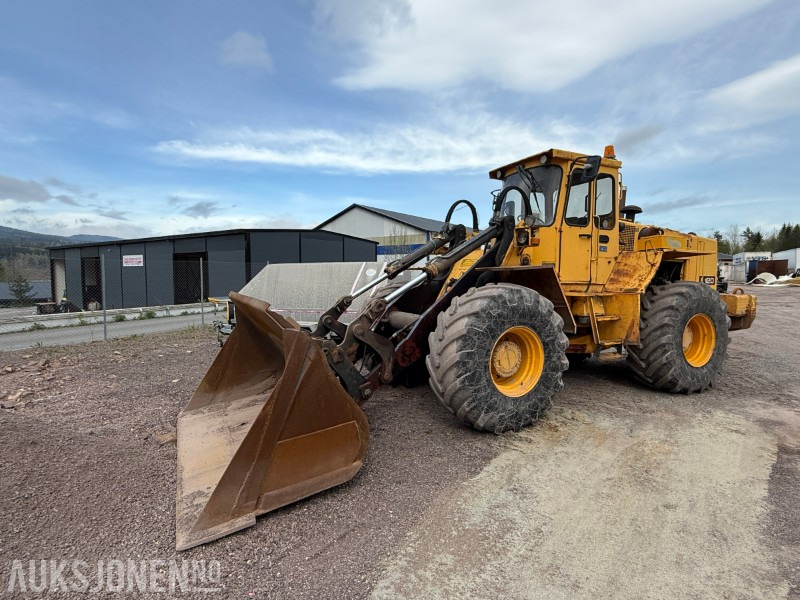 Volvo L120 Hjullaster - 4x4 - Gjerstad 2900L skuff - Nylig byttet dekk - Vekt montert - Riteņu iekrāvējs: foto 1 Volvo L120 Hjullaster - 4x4 - Gjerstad 2900L skuff - Nylig byttet dekk - Vekt montert - Riteņu iekrāvējs: foto 1