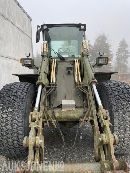 Volvo L120B hjullaster 1999 - Riteņu iekrāvējs: foto 3 Volvo L120B hjullaster 1999 - Riteņu iekrāvējs: foto 3