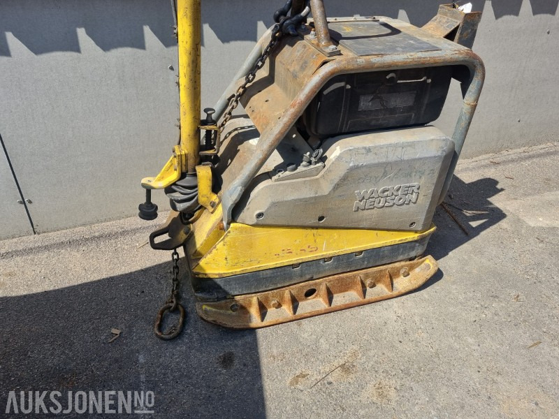 Wacker Neuson DPU 65/55 vibroplate - Veltnis: foto 2 Wacker Neuson DPU 65/55 vibroplate - Veltnis: foto 2