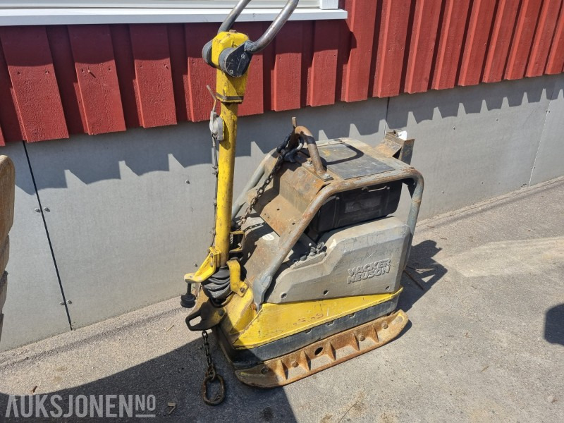 Wacker Neuson DPU 65/55 vibroplate - Veltnis: foto 1 Wacker Neuson DPU 65/55 vibroplate - Veltnis: foto 1