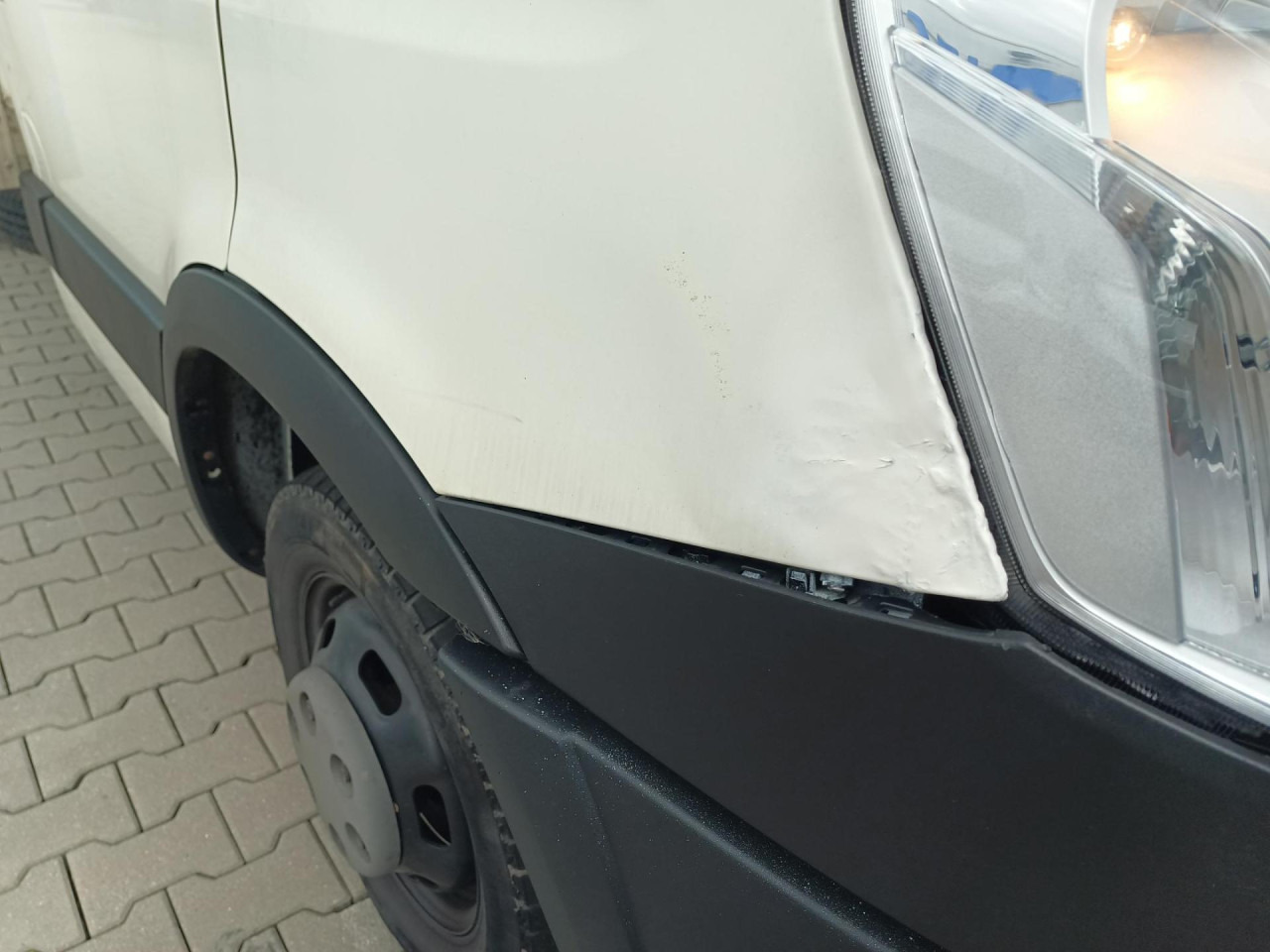 IVECO Daily 35C15 3,0l - Furgons ar slēgtā virsbūve: foto 3 IVECO Daily 35C15 3,0l - Furgons ar slēgtā virsbūve: foto 3