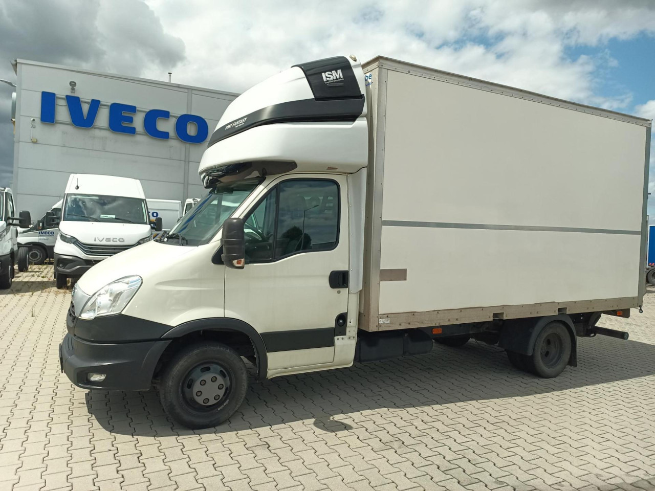 IVECO Daily 35C15 3,0l - Furgons ar slēgtā virsbūve: foto 1 IVECO Daily 35C15 3,0l - Furgons ar slēgtā virsbūve: foto 1