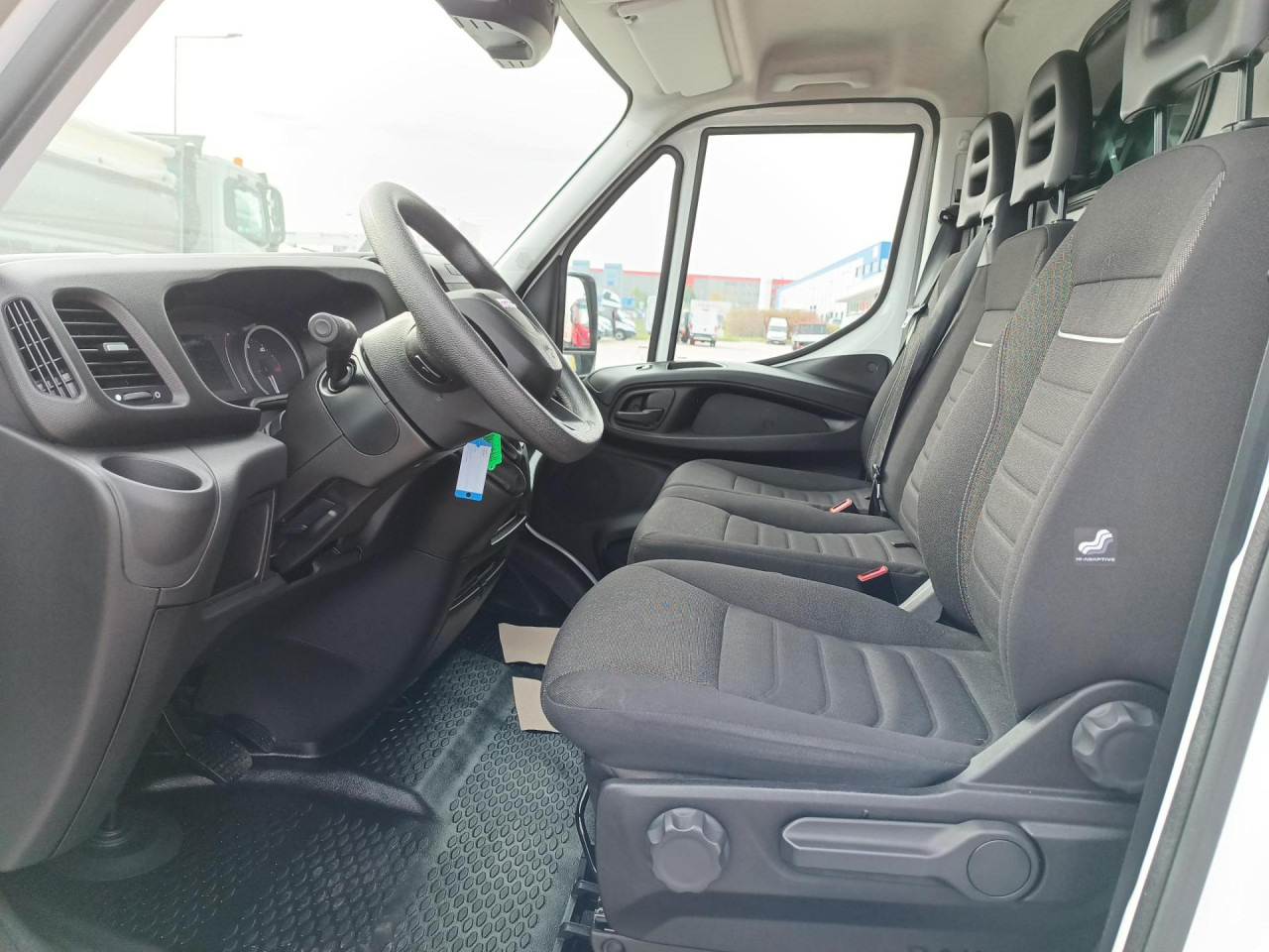 IVECO Daily 35S16A8V - Kravas mikroautobuss: foto 2 IVECO Daily 35S16A8V - Kravas mikroautobuss: foto 2