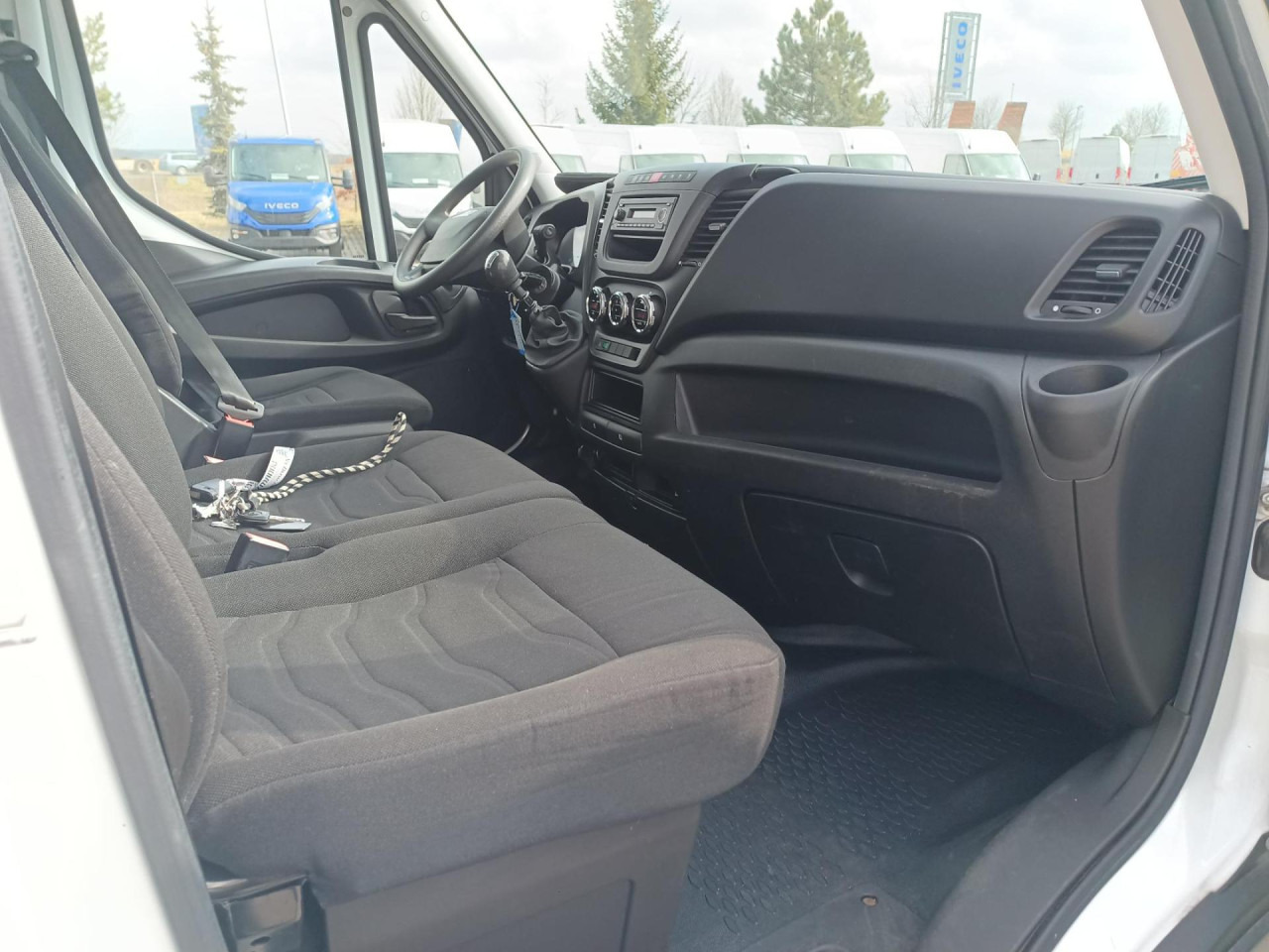 IVECO Daily 50C15HZ - Komercauto refrižerators: foto 5 IVECO Daily 50C15HZ - Komercauto refrižerators: foto 5