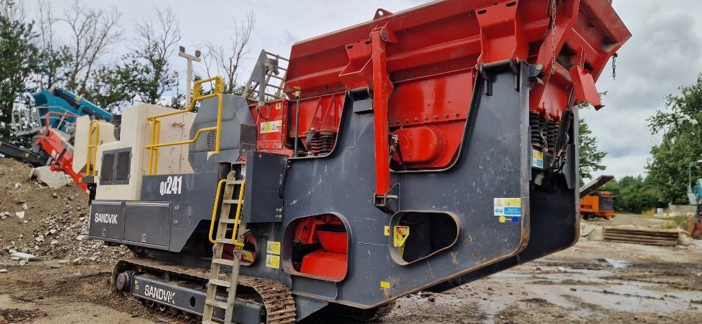 Sandvik QJ 241  - Mobilais drupinātājs: foto 2 Sandvik QJ 241  - Mobilais drupinātājs: foto 2