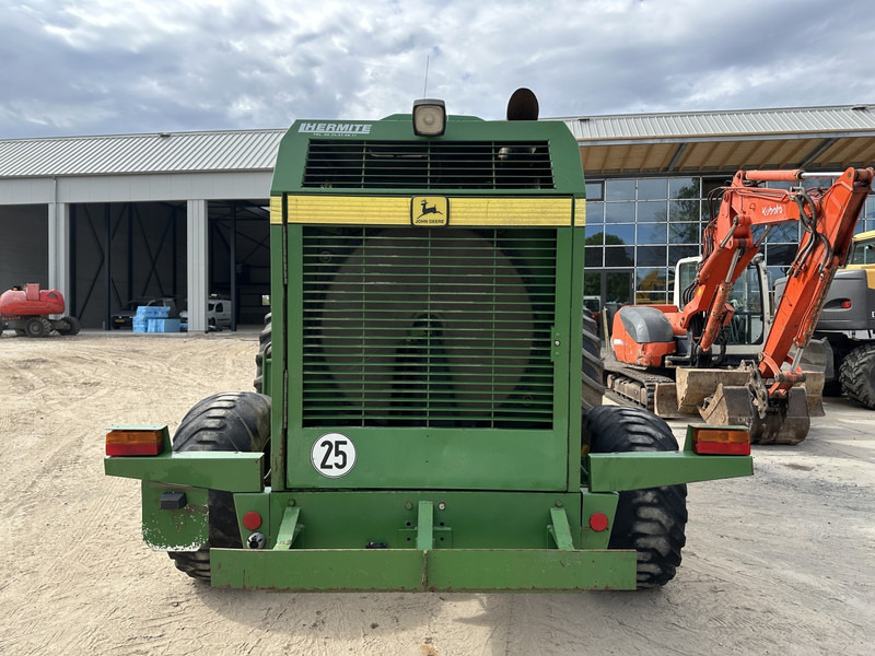 John Deere 6650 FOR PARTS - Lopbarības kombains: foto 4 John Deere 6650 FOR PARTS - Lopbarības kombains: foto 4