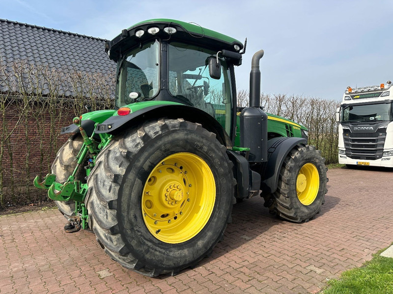 John Deere 8335R - Traktors: foto 5 John Deere 8335R - Traktors: foto 5