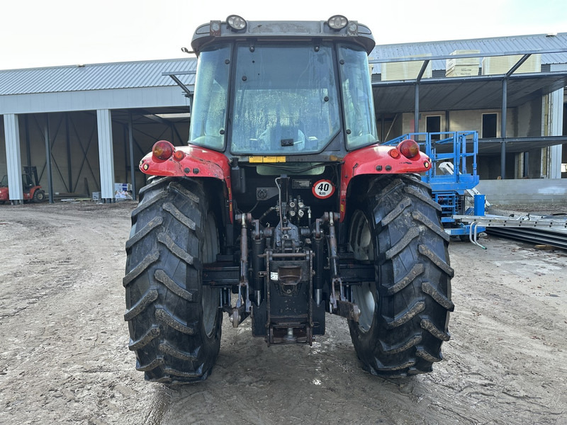 Massey Ferguson 5445 - Traktors: foto 4 Massey Ferguson 5445 - Traktors: foto 4