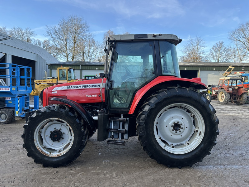 Massey Ferguson 5445 - Traktors: foto 2 Massey Ferguson 5445 - Traktors: foto 2