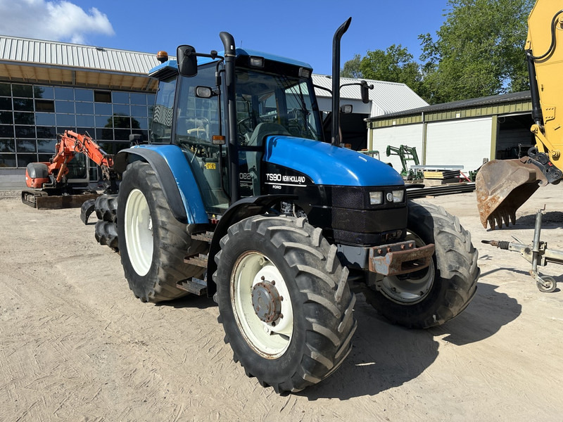 New Holland TS 90 - Traktors: foto 3 New Holland TS 90 - Traktors: foto 3