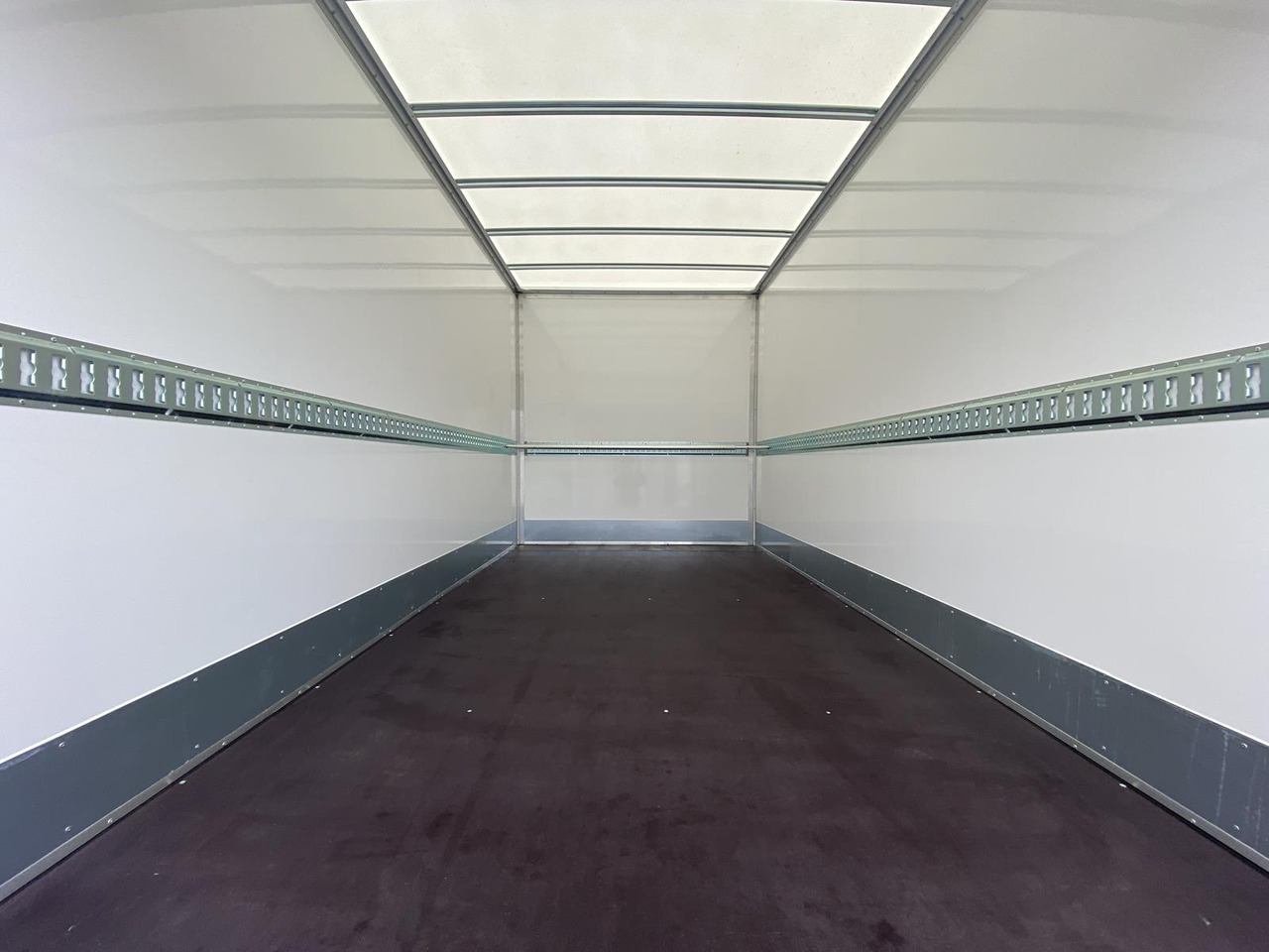 Jaunā Furgons ar slēgtā virsbūve CITROEN JUMPER L4 1+2, 180PS, 2.2L | ALU-BOX 4200mm + LADERAMPE + LAGER: foto 12