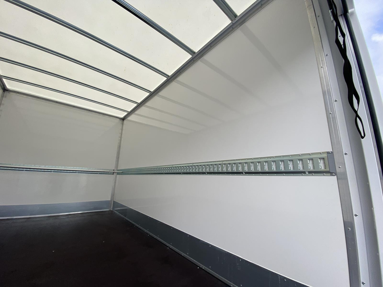 Jaunā Furgons ar slēgtā virsbūve CITROEN JUMPER L4 1+2, 180PS, 2.2L | ALU-BOX 4200mm + LADERAMPE + LAGER: foto 14