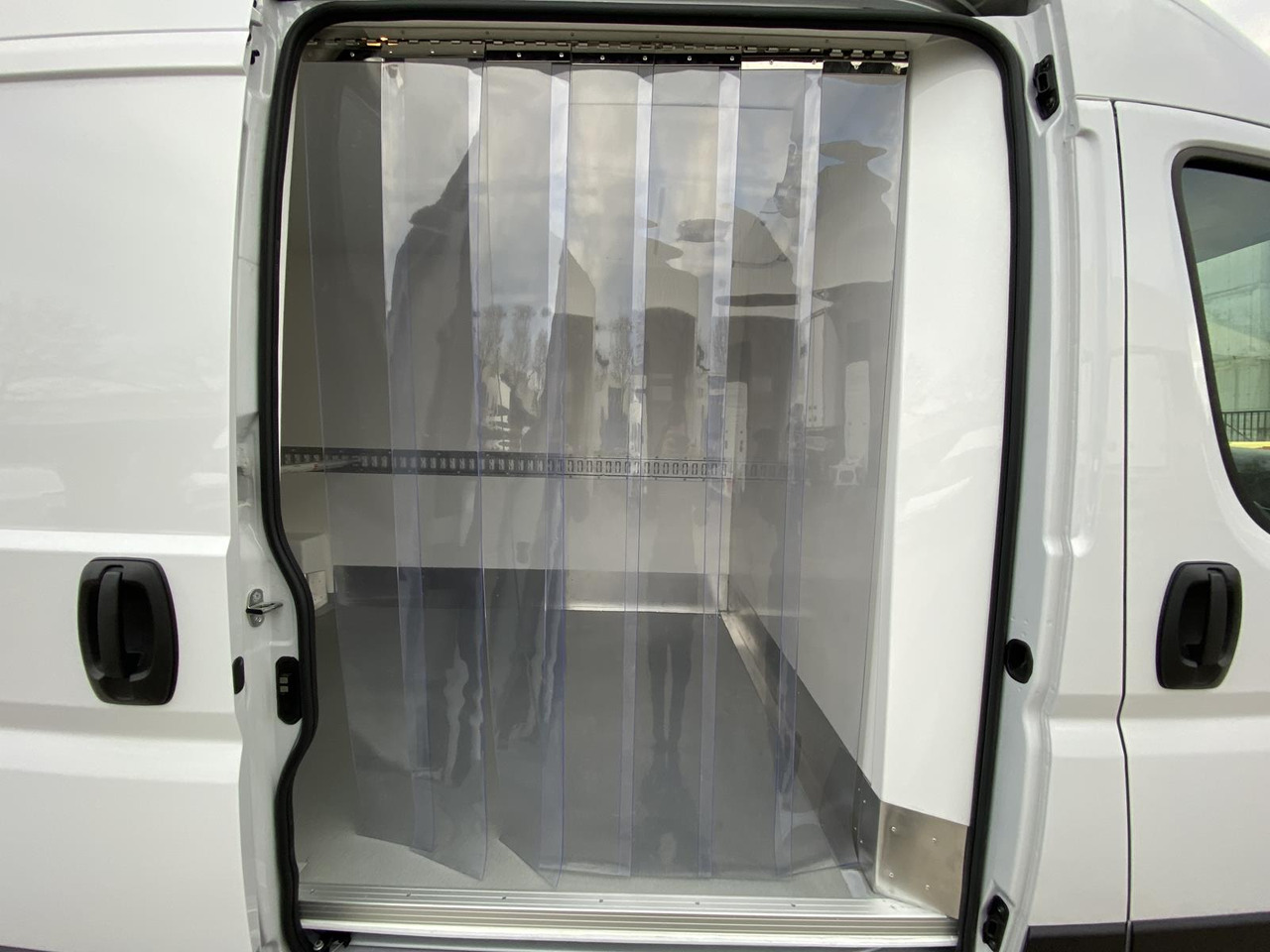 Jaunā Komercauto refrižerators FIAT DUCATO L3H2 180PS BASE HEAVY / FRISCHDIENST + XARIOS 300 12-380V + Heizung: foto 7