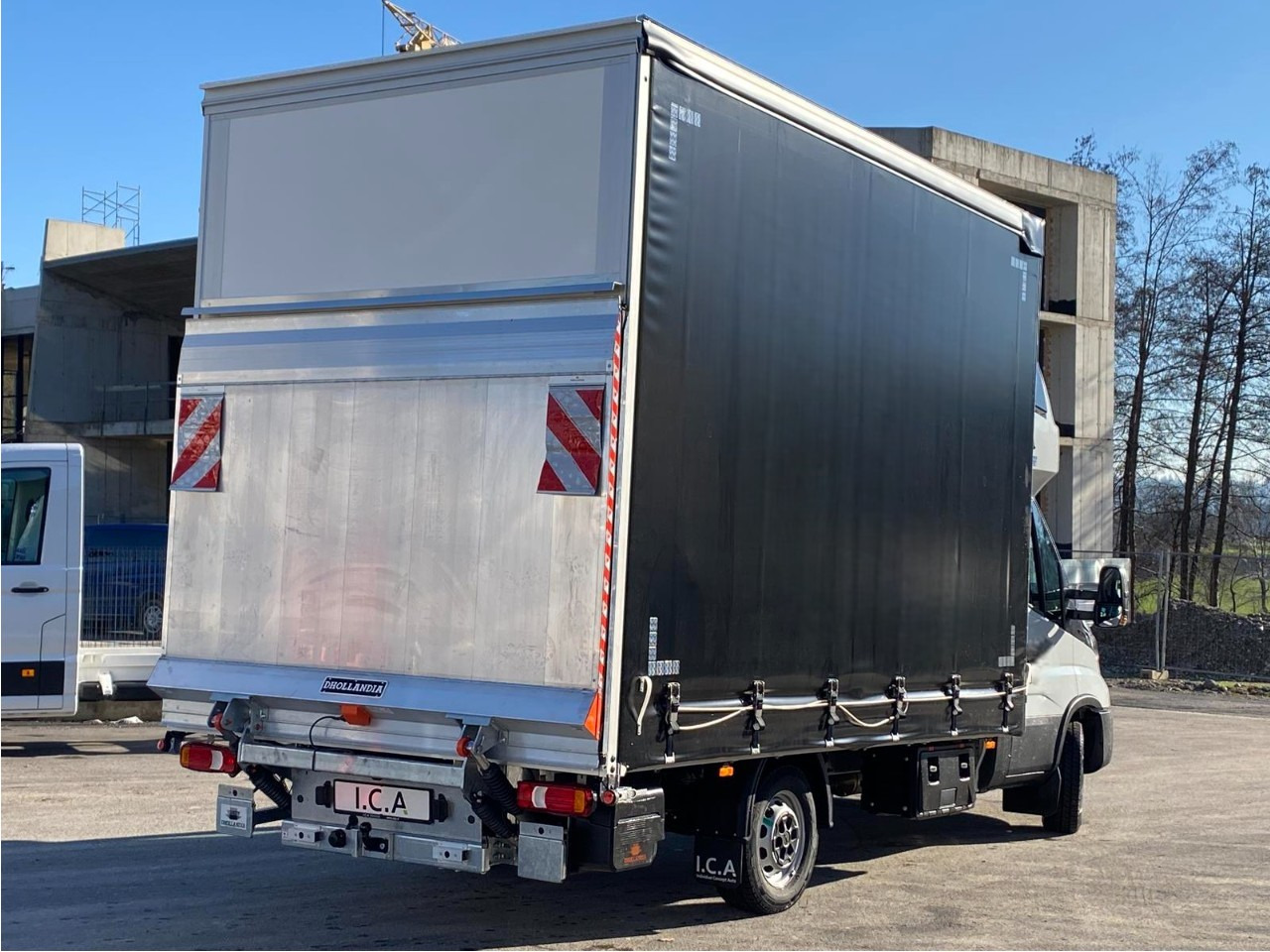 Jaunā Furgons ar tentu IVECO DAILY 35S18HP D30C | PRITSCHE PLANE + SCHLAFKABINE + LADERAMPE: foto 7 Jaunā Furgons ar tentu IVECO DAILY 35S18HP D30C | PRITSCHE PLANE + SCHLAFKABINE + LADERAMPE: foto 7