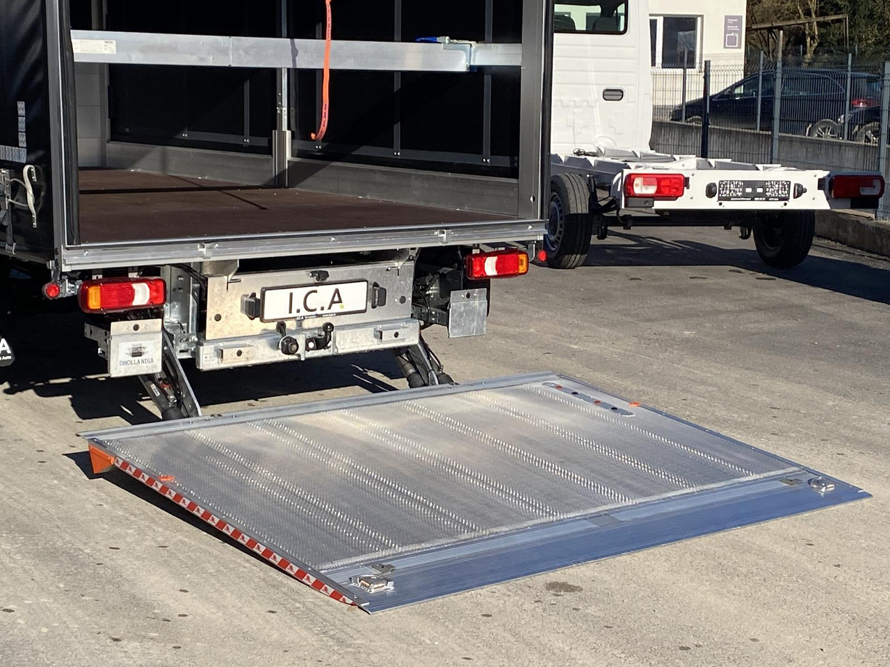 Jaunā Furgons ar tentu IVECO DAILY 35S18HP D30C | PRITSCHE PLANE + SCHLAFKABINE + LADERAMPE: foto 17 Jaunā Furgons ar tentu IVECO DAILY 35S18HP D30C | PRITSCHE PLANE + SCHLAFKABINE + LADERAMPE: foto 17