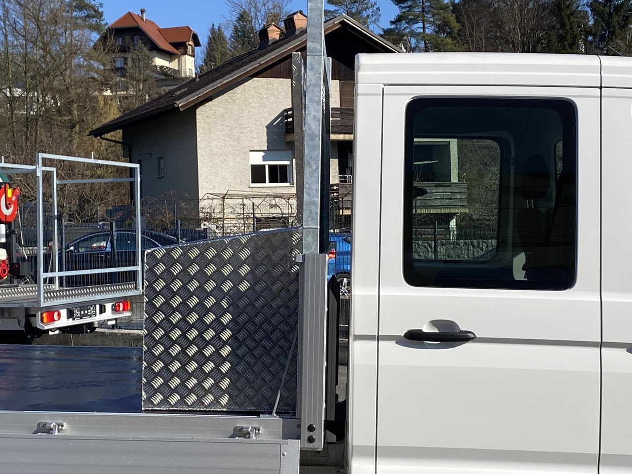 MAN TGE 3.180 DOKA 1+6 3640MM | OFFENE PRITSCHE + ALU KOFFER AUF DER PRITSCHE - Automašīna ar kravas platformu: foto 5 MAN TGE 3.180 DOKA 1+6 3640MM | OFFENE PRITSCHE + ALU KOFFER AUF DER PRITSCHE - Automašīna ar kravas platformu: foto 5