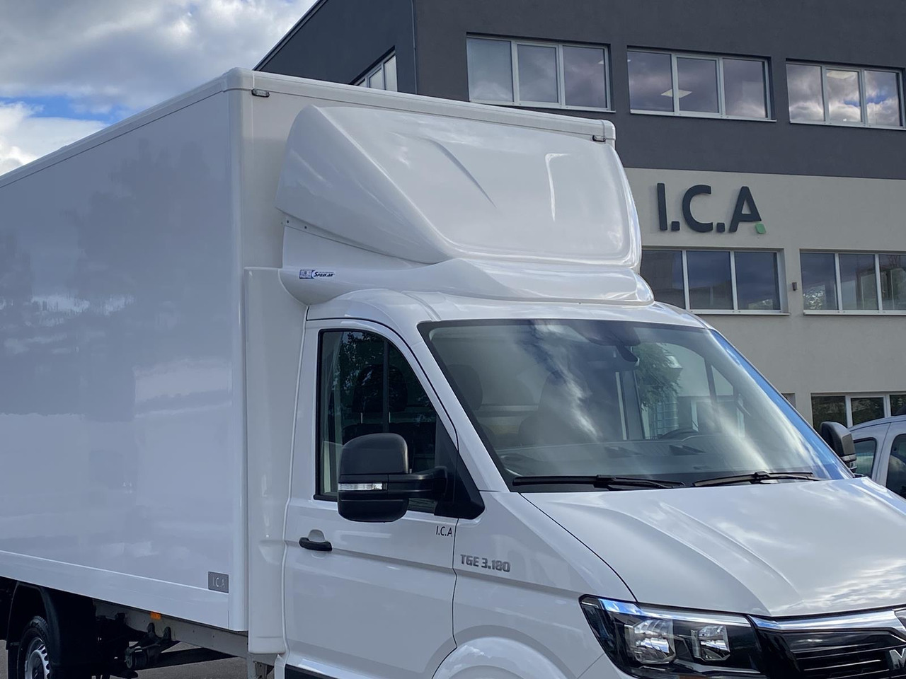 MAN TGE 3.180 RS4490 1+2, 180PS, 2.0L | ALU-BOX 4200mm + LADERAMPE - Furgons ar slēgtā virsbūve: foto 5 MAN TGE 3.180 RS4490 1+2, 180PS, 2.0L | ALU-BOX 4200mm + LADERAMPE - Furgons ar slēgtā virsbūve: foto 5
