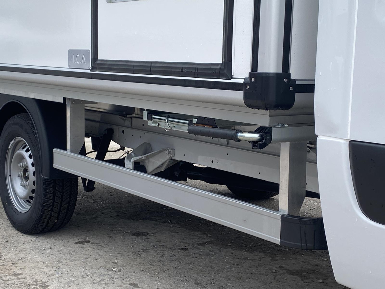 Jaunā Komercauto refrižerators MERCEDES BENZ SPRINTER  317 CDI | DOPPELREGIME TIEFKÜHLKOFFER + BACKSLEEPER: foto 29