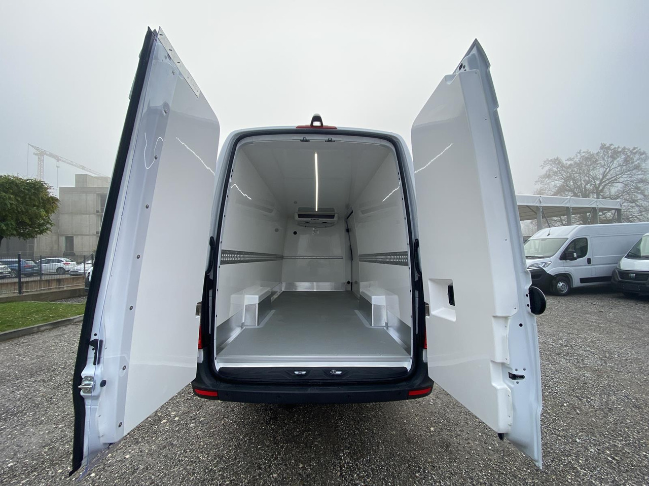 MERCEDES-BENZ SPRINTER 317 CDI L4H3 170PS AUTOMATIK FRISCHDIENST + KONVEKTA FK 3022 12-220V līzingu MERCEDES-BENZ SPRINTER 317 CDI L4H3 170PS AUTOMATIK FRISCHDIENST + KONVEKTA FK 3022 12-220V: foto 26