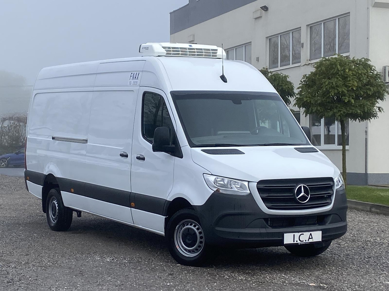 MERCEDES-BENZ SPRINTER 317 CDI L4H3 170PS AUTOMATIK FRISCHDIENST + KONVEKTA FK 3022 12-220V - Komercauto refrižerators: foto 3 MERCEDES-BENZ SPRINTER 317 CDI L4H3 170PS AUTOMATIK FRISCHDIENST + KONVEKTA FK 3022 12-220V - Komercauto refrižerators: foto 3