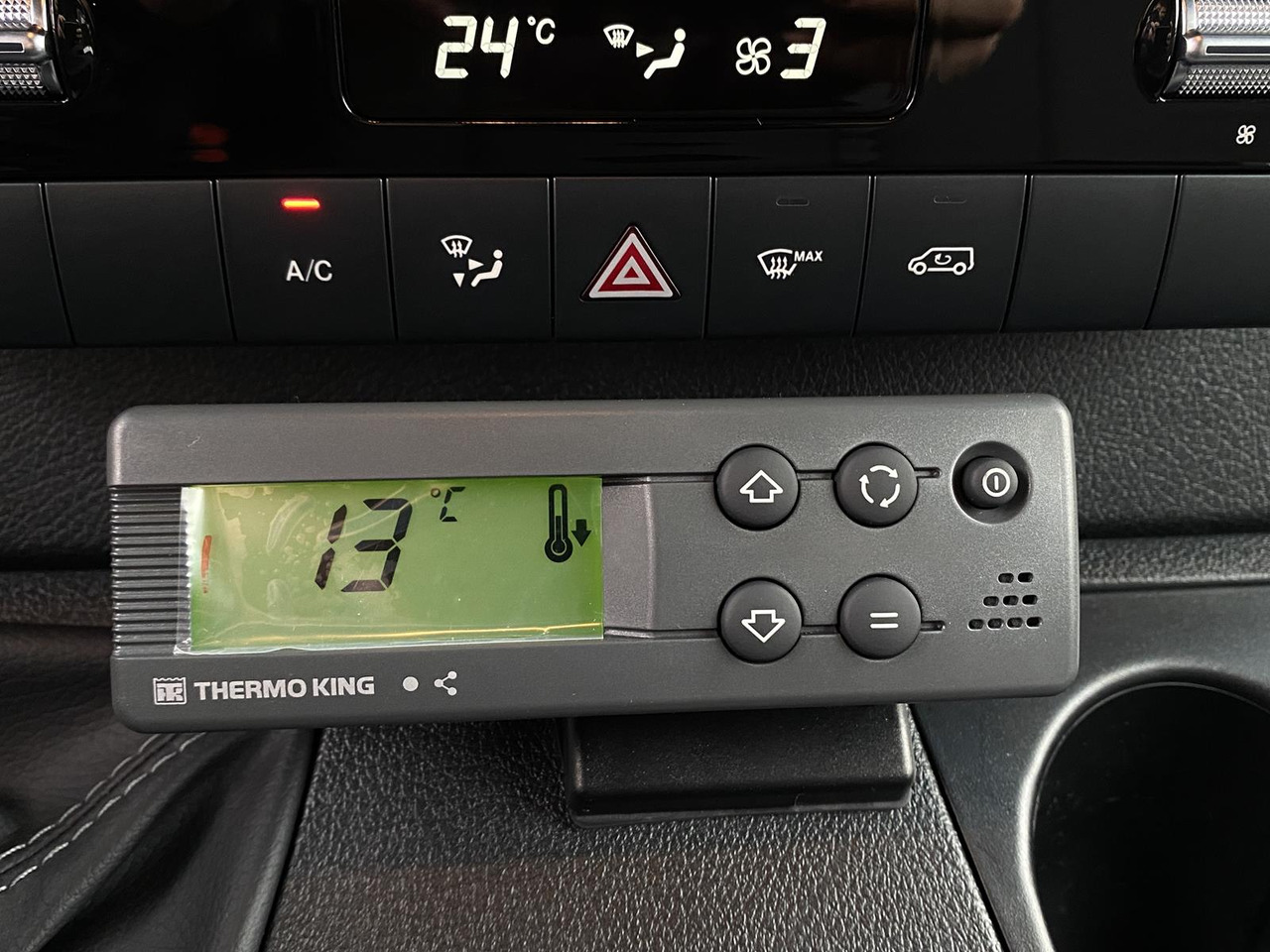 MERCEDES-BENZ SPRINTER 317 CDI L4H3 170PS AUTOMATIK FRISCHDIENST + KONVEKTA FK 3022 12-220V līzingu MERCEDES-BENZ SPRINTER 317 CDI L4H3 170PS AUTOMATIK FRISCHDIENST + KONVEKTA FK 3022 12-220V: foto 14