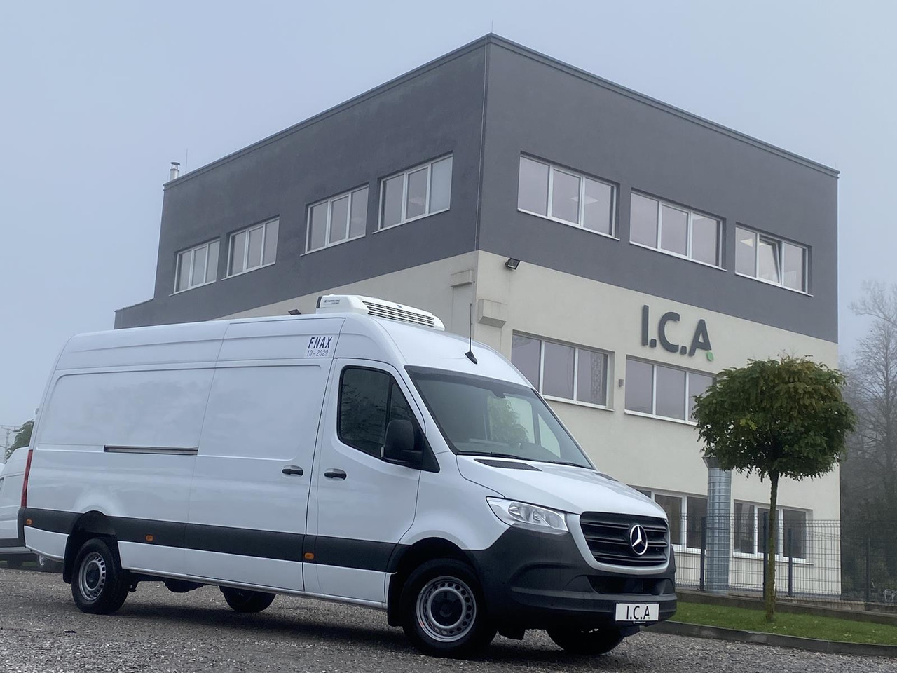 MERCEDES-BENZ SPRINTER 317 CDI L4H3 170PS AUTOMATIK FRISCHDIENST + KONVEKTA FK 3022 12-220V - Komercauto refrižerators: foto 2 MERCEDES-BENZ SPRINTER 317 CDI L4H3 170PS AUTOMATIK FRISCHDIENST + KONVEKTA FK 3022 12-220V - Komercauto refrižerators: foto 2