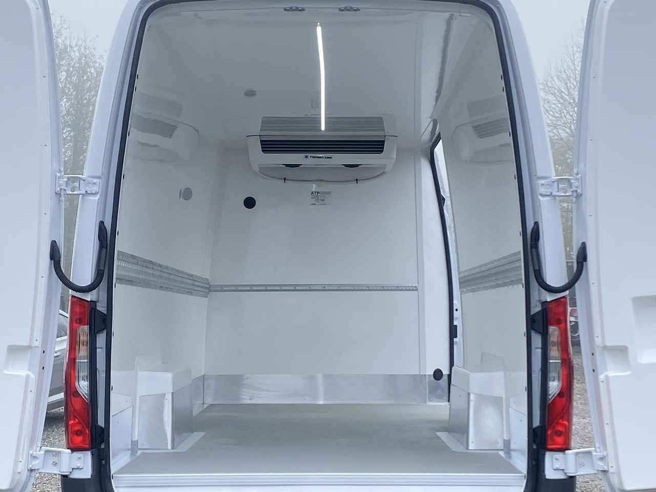 MERCEDES-BENZ SPRINTER 317 CDI L4H3 170PS AUTOMATIK FRISCHDIENST + KONVEKTA FK 3022 12-220V līzingu MERCEDES-BENZ SPRINTER 317 CDI L4H3 170PS AUTOMATIK FRISCHDIENST + KONVEKTA FK 3022 12-220V: foto 11