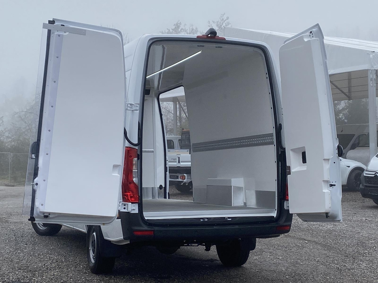 MERCEDES-BENZ SPRINTER 317 CDI L4H3 170PS AUTOMATIK FRISCHDIENST + KONVEKTA FK 3022 12-220V līzingu MERCEDES-BENZ SPRINTER 317 CDI L4H3 170PS AUTOMATIK FRISCHDIENST + KONVEKTA FK 3022 12-220V: foto 10