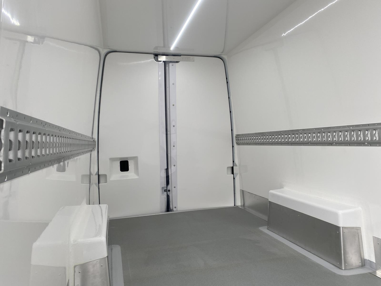 MERCEDES-BENZ SPRINTER 317 CDI L4H3 170PS AUTOMATIK FRISCHDIENST + KONVEKTA FK 3022 12-220V līzingu MERCEDES-BENZ SPRINTER 317 CDI L4H3 170PS AUTOMATIK FRISCHDIENST + KONVEKTA FK 3022 12-220V: foto 17