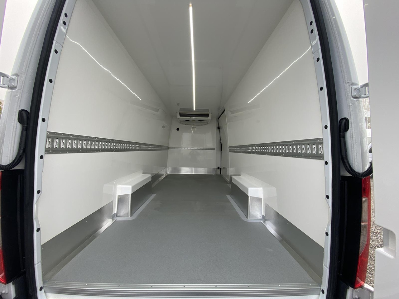 MERCEDES-BENZ SPRINTER 317 CDI L4H3 170PS AUTOMATIK FRISCHDIENST + KONVEKTA FK 3022 12-220V līzingu MERCEDES-BENZ SPRINTER 317 CDI L4H3 170PS AUTOMATIK FRISCHDIENST + KONVEKTA FK 3022 12-220V: foto 25