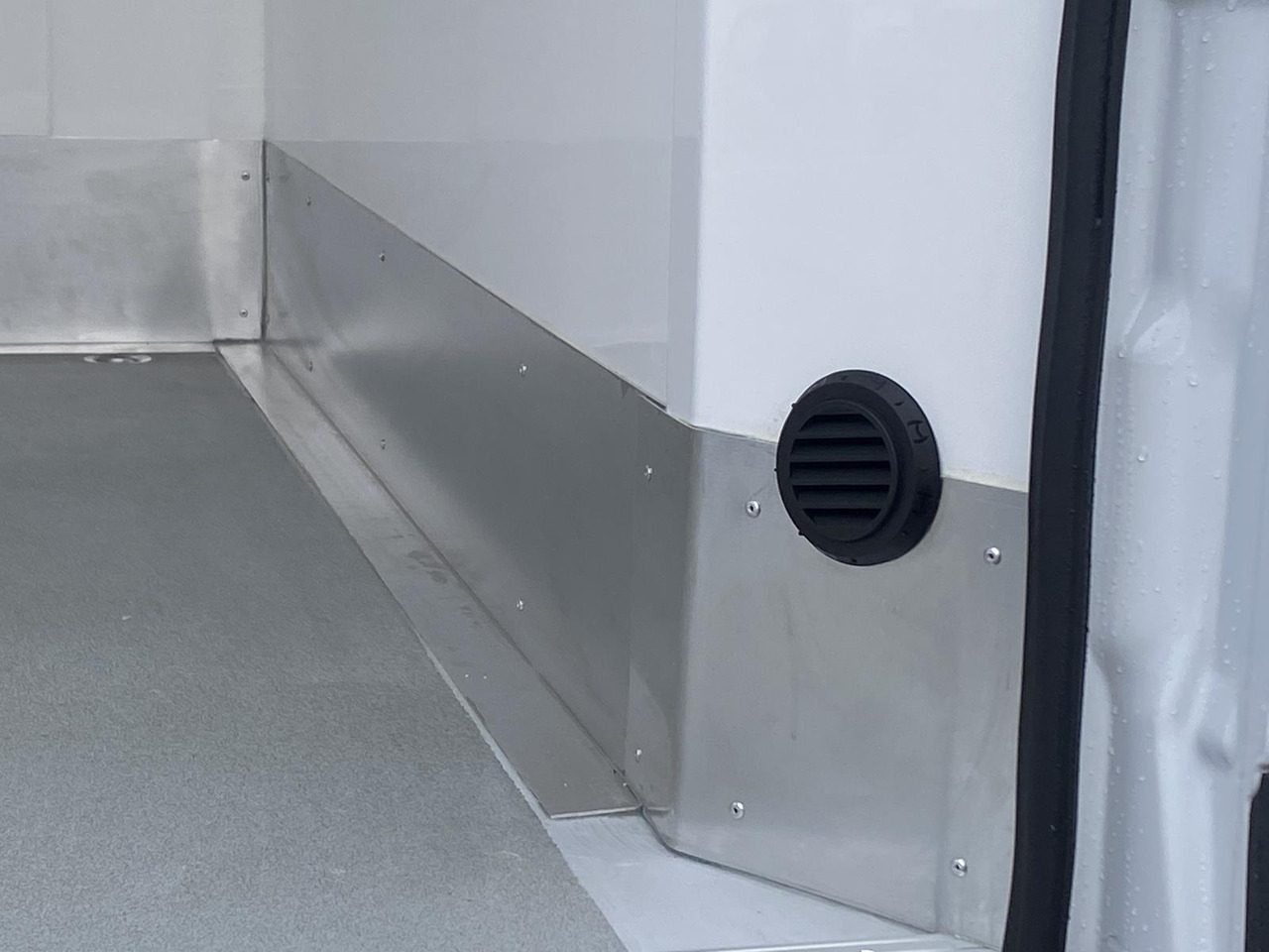 MERCEDES-BENZ SPRINTER 317 CDI L4H3 170PS AUTOMATIK FRISCHDIENST + KONVEKTA FK 3022 12-220V līzingu MERCEDES-BENZ SPRINTER 317 CDI L4H3 170PS AUTOMATIK FRISCHDIENST + KONVEKTA FK 3022 12-220V: foto 22