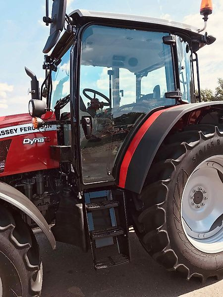 Massey Ferguson MF 5709 M Dyna-4 - Traktors: foto 5 Massey Ferguson MF 5709 M Dyna-4 - Traktors: foto 5