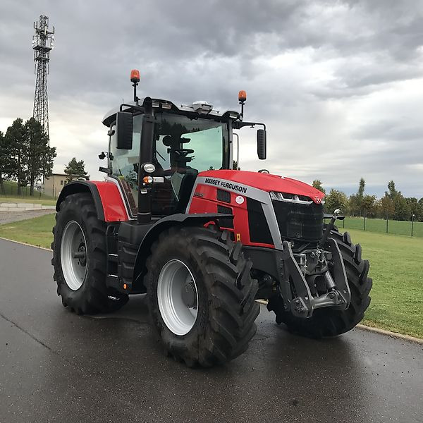 Massey Ferguson MF 8S.305 Exclusive - Traktors: foto 2 Massey Ferguson MF 8S.305 Exclusive - Traktors: foto 2