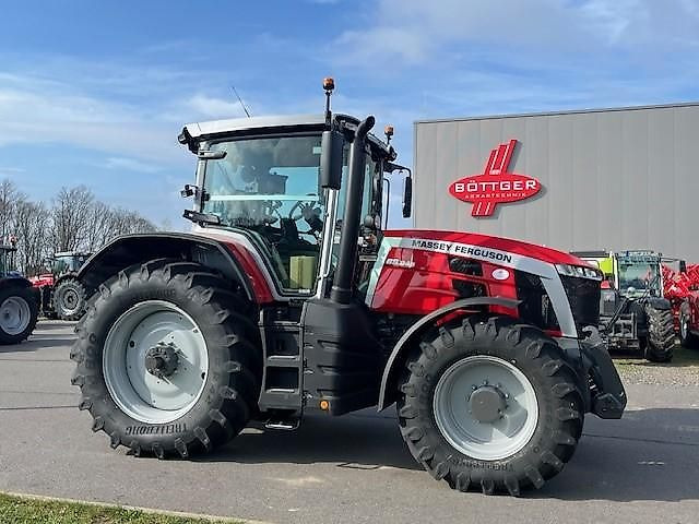 Massey Ferguson MF 8S245 Dyna-VT Exclusive - Traktors: foto 4 Massey Ferguson MF 8S245 Dyna-VT Exclusive - Traktors: foto 4
