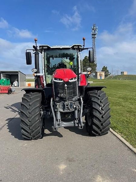 Massey Ferguson MF 8S245 Dyna-VT Exclusive - Traktors: foto 2 Massey Ferguson MF 8S245 Dyna-VT Exclusive - Traktors: foto 2