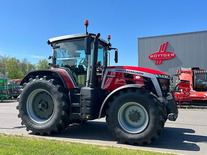 Massey Ferguson MF 8S265 Dyna-7 Exclusive - Traktors: foto 3 Massey Ferguson MF 8S265 Dyna-7 Exclusive - Traktors: foto 3