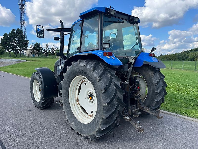 New Holland TS 115 - Traktors: foto 2 New Holland TS 115 - Traktors: foto 2