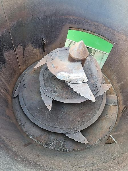 Strautmann Verti-Mix 1050 - Lopbarības mikseris: foto 5 Strautmann Verti-Mix 1050 - Lopbarības mikseris: foto 5