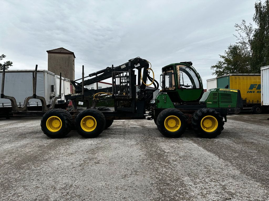 Forvarders John Deere 1210E 10m CF710 KRAN: foto 8