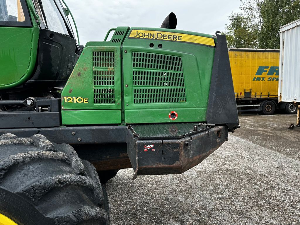 Forvarders John Deere 1210E 10m CF710 KRAN: foto 10