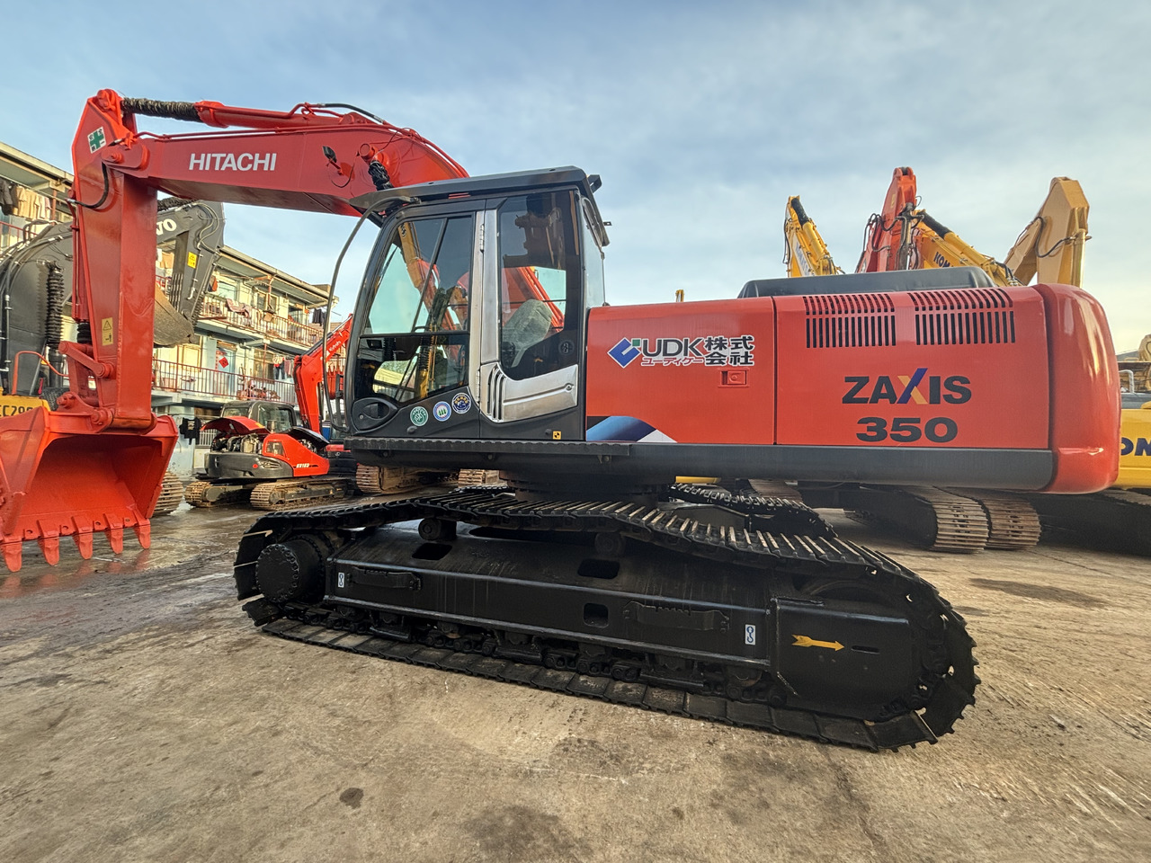 Hitachi ZX350 Used Excavator Hitachi 35 ton Secondhand Crawler Excavators Zx60 zx70 Zx120 Zx130 zx210 zx240 Zx300 zx850 - Kāpurķēžu ekskavators: foto 1 Hitachi ZX350 Used Excavator Hitachi 35 ton Secondhand Crawler Excavators Zx60 zx70 Zx120 Zx130 zx210 zx240 Zx300 zx850 - Kāpurķēžu ekskavators: foto 1