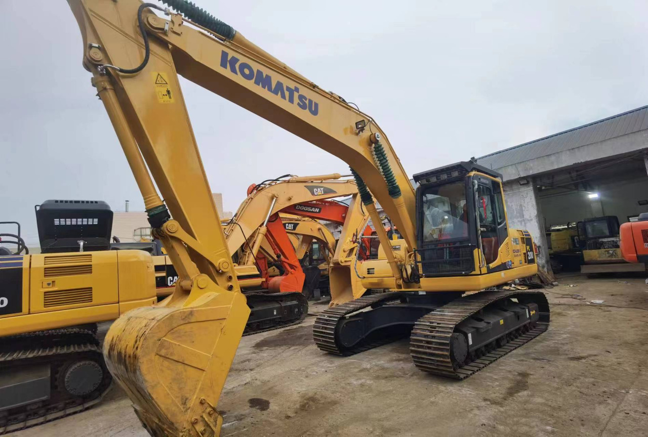 Komatsu PC200 PC210 PC220 Used Excavator in Excellent Work Condition - Kāpurķēžu ekskavators: foto 3 Komatsu PC200 PC210 PC220 Used Excavator in Excellent Work Condition - Kāpurķēžu ekskavators: foto 3