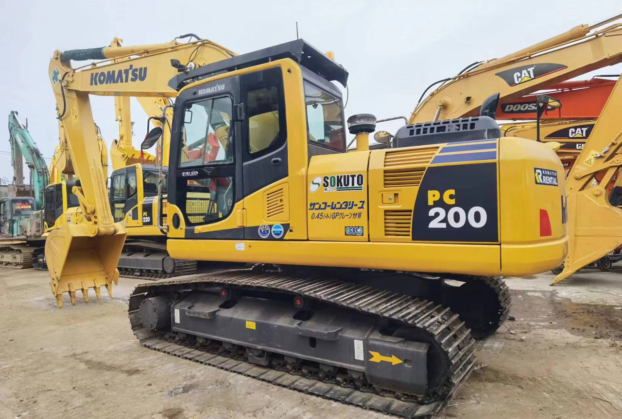 Komatsu PC200 PC210 PC220 Used Excavator in Excellent Work Condition - Kāpurķēžu ekskavators: foto 1 Komatsu PC200 PC210 PC220 Used Excavator in Excellent Work Condition - Kāpurķēžu ekskavators: foto 1