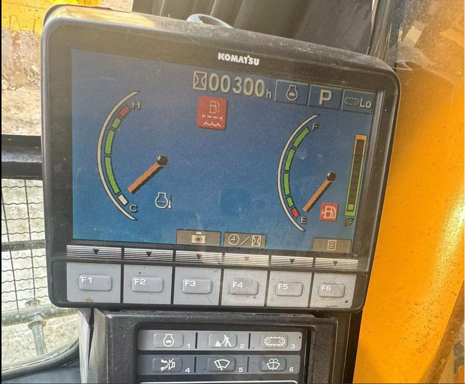 Kāpurķēžu ekskavators Komatsu PC220 PC210 PC200 Komatsu Crawler Hight Quality Used Excavator: foto 6 Kāpurķēžu ekskavators Komatsu PC220 PC210 PC200 Komatsu Crawler Hight Quality Used Excavator: foto 6