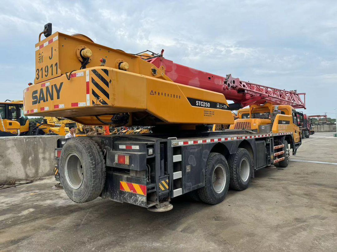 Sany 25 Ton Used Truck Crane 50 Ton 70 Ton 80 Ton 100 Ton 120 Ton 200 Ton 220Ton 240 Ton 300 Ton XCMG Zoomlion Liebherr Tadano Truck Crane - Autoceltnis: foto 1 Sany 25 Ton Used Truck Crane 50 Ton 70 Ton 80 Ton 100 Ton 120 Ton 200 Ton 220Ton 240 Ton 300 Ton XCMG Zoomlion Liebherr Tadano Truck Crane - Autoceltnis: foto 1
