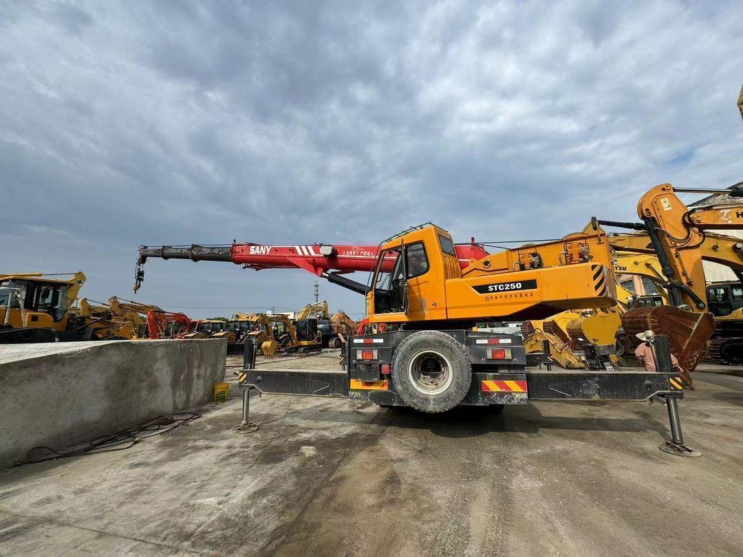 Sany Used Truck Crane 25 Ton with Excellent Work Performance and 1 year Warrenty - Autoceltnis: foto 4 Sany Used Truck Crane 25 Ton with Excellent Work Performance and 1 year Warrenty - Autoceltnis: foto 4