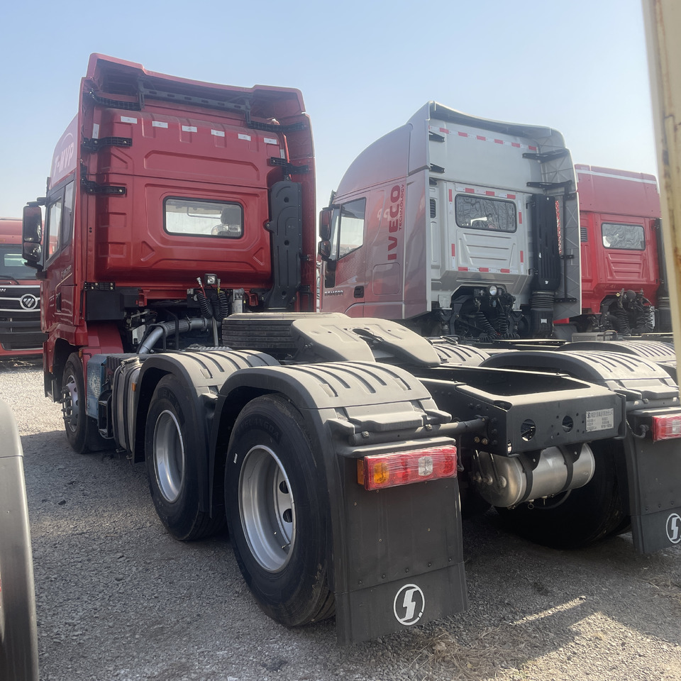 Shacman Right Hand X3000 X5000 (6*4) Semi Truck head Truck Head Tipper Head - Vilcējs: foto 5 Shacman Right Hand X3000 X5000 (6*4) Semi Truck head Truck Head Tipper Head - Vilcējs: foto 5